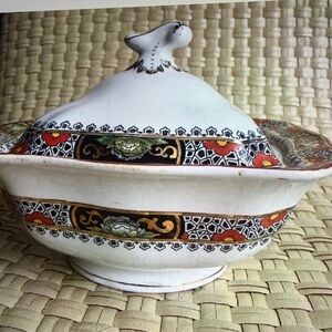 Satsuma Porcelain Serving Bowl Satsuma Cobridge  With Lid with Intricate Desig